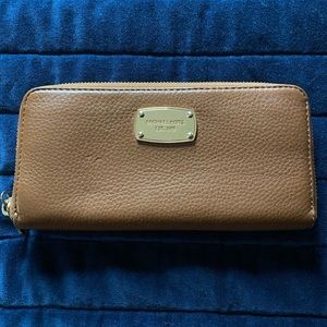michael kors wallet✨